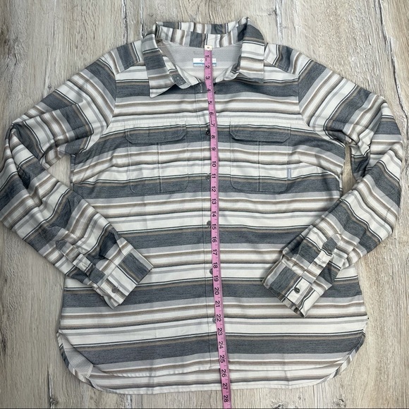 Columbia Ladies Button Down Stripe Long Sleeve Sz XL - Picture 7 of 8